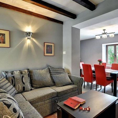Villa Br Ližnjan Exteriör bild